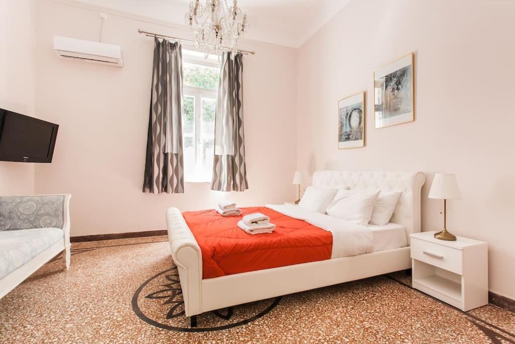 Apartment Splendid Full 5bdr/3bath/2kitchens Mansion In Ath Athens