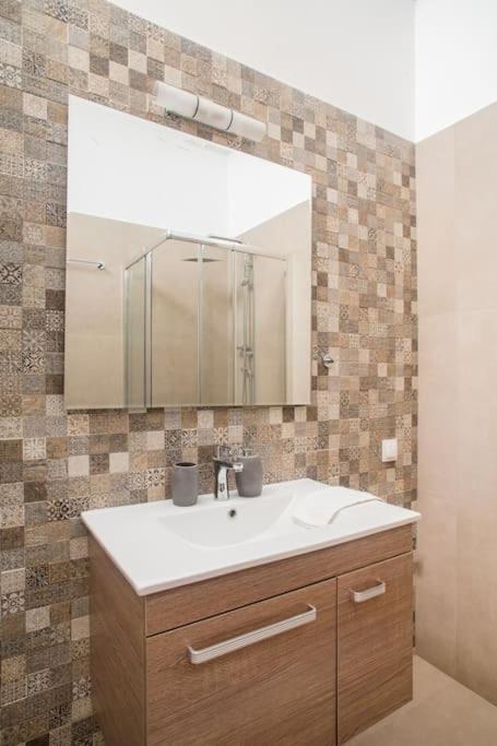 Splendid Full 5bdr/3bath/2kitchens Mansion In Ath Apartment Athens