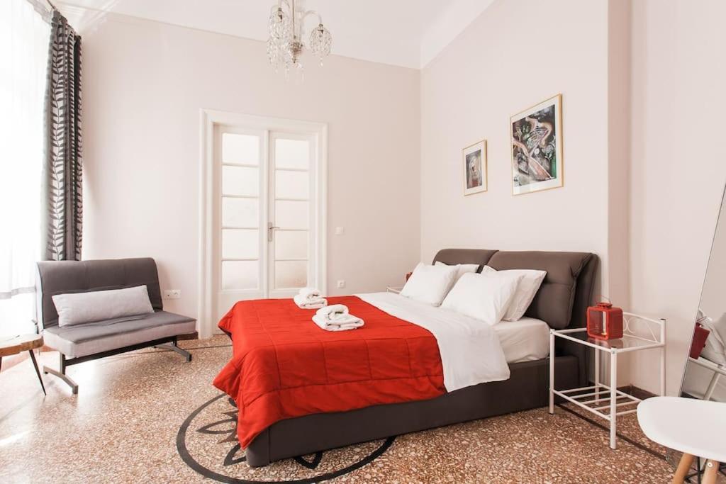 Splendid Full 5bdr/3bath/2kitchens Mansion In Ath *